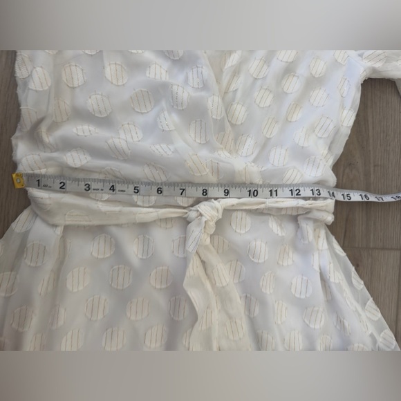 London Times White Flutter Sleeve Mini Dress 🤍 - Picture 5 of 11